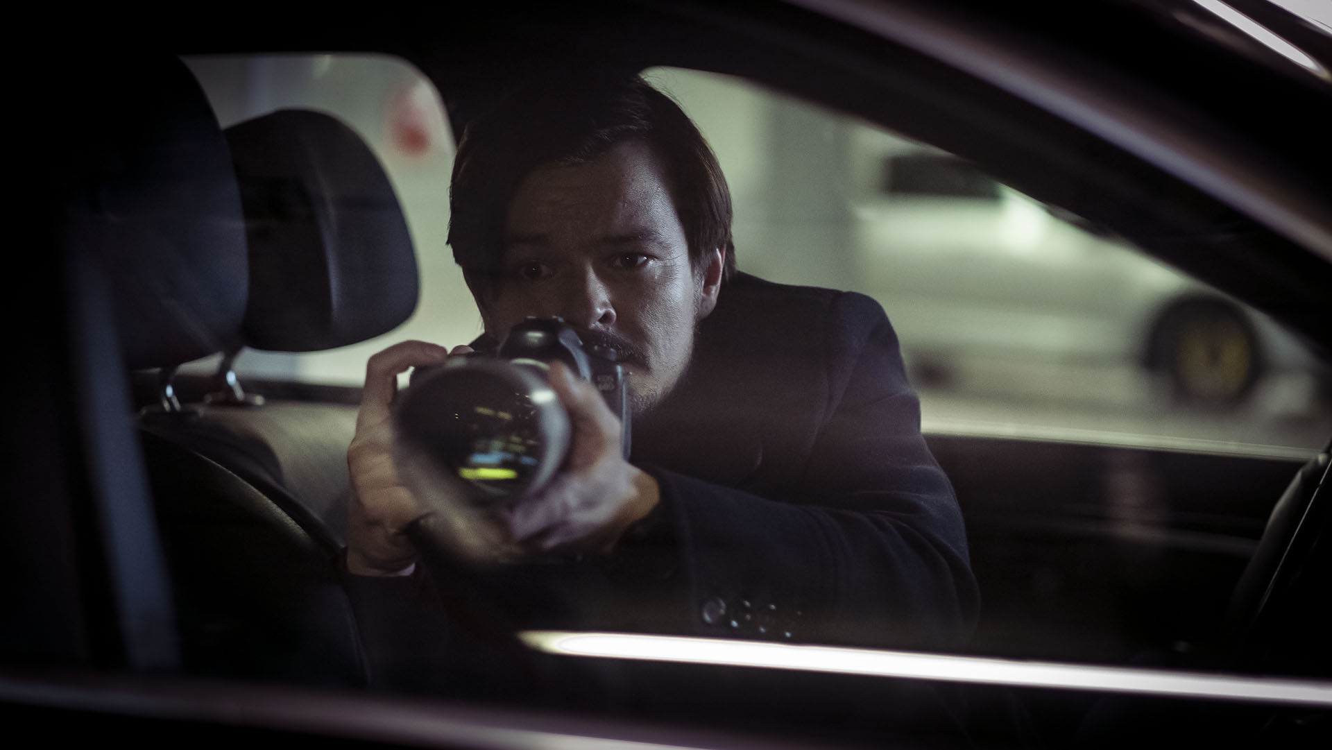     Układ - zdjęcia z planu serialu. Julia Kijowska, Dawid Ogrodnik i Kinga Preis w obsadzie